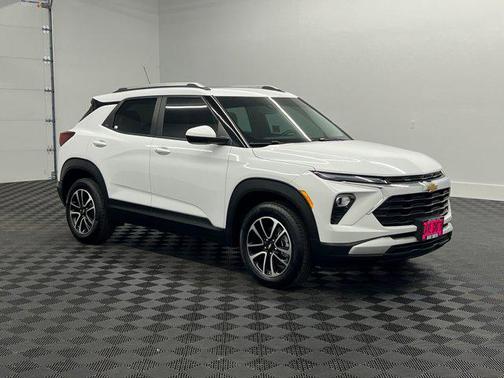 Summit White 2026 Chevrolet Trailblazer LT