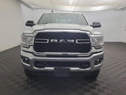 2022 RAM 3500 Big Horn Crew Cab 4x4 8' Box