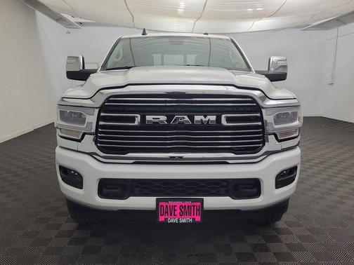 2024 RAM 3500 Laramie Crew Cab 4x4 8' Box