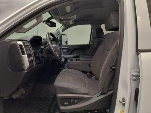 Summit White 2019 Chevrolet Silverado 2500 LT