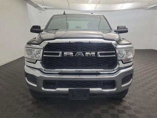2022 RAM 2500 Tradesman Crew Cab 4x4 8' Box