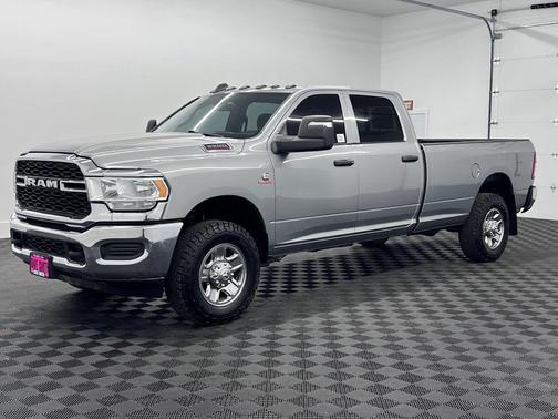Billet Silver Metallic Clearcoat 2024 RAM 3500 Tradesman Crew Cab 4x4 8' Box