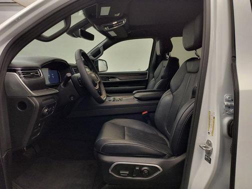 Bright White Clearcoat 2024 Jeep Wagoneer Series III 4x4