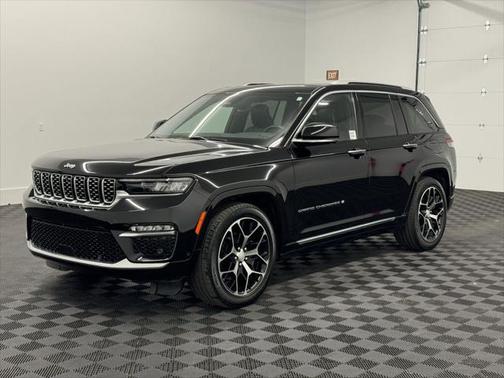 2022 Jeep Grand Cherokee Summit