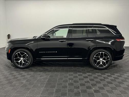 2022 Jeep Grand Cherokee Summit