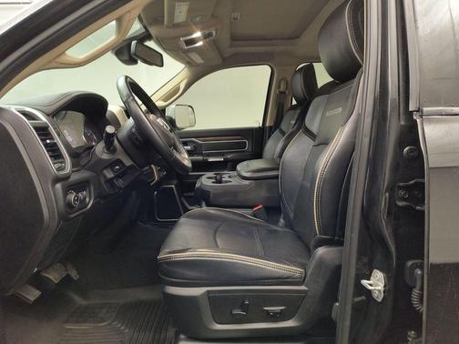 2019 RAM 2500 Laramie Crew Cab 4x4 8' Box