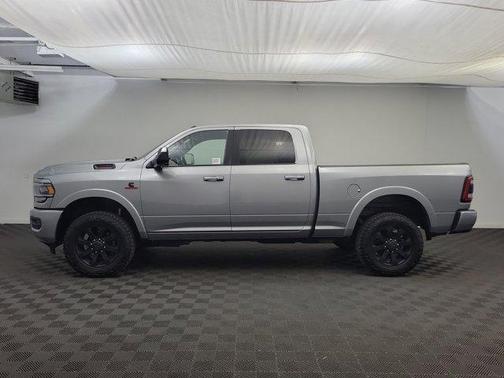 2022 RAM 2500 Laramie Crew Cab 4x4 6'4' Box