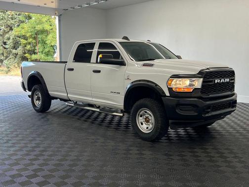 2019 RAM 2500 Tradesman Crew Cab 4x4 8' Box