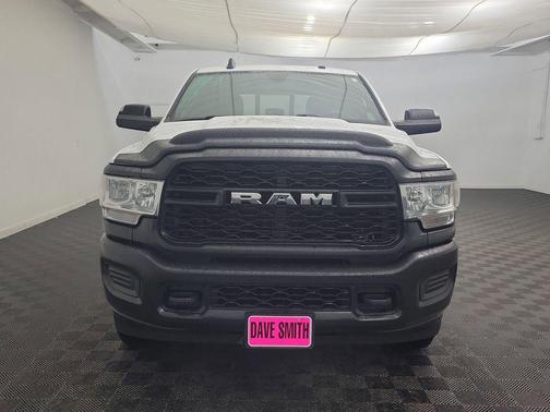 2022 RAM 2500 Tradesman Crew Cab 4x4 6'4' Box