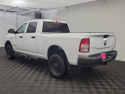 2022 RAM 2500 Tradesman Crew Cab 4x4 6'4' Box