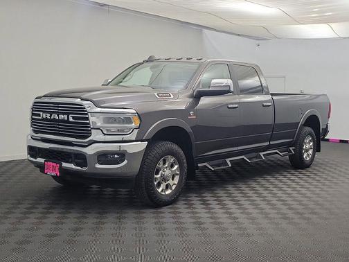 2020 RAM 3500 Laramie Crew Cab 4x4 8' Box