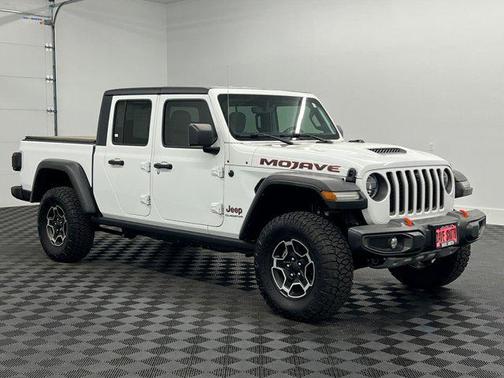 Bright White Clearcoat 2021 Jeep Gladiator Mojave 4x4