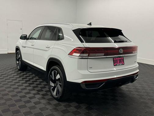 2024 Volkswagen Atlas Cross Sport 2.0T SE w/Technology 4MOTION