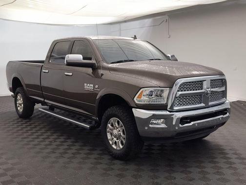 2018 RAM 2500 Laramie Crew Cab 4x4 8' Box