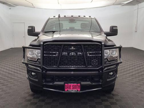 2023 RAM 3500 Big Horn Crew Cab 4x4 8' Box