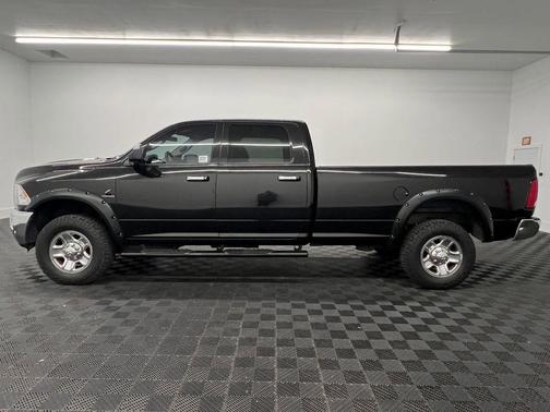 2017 RAM 2500 SLT Crew Cab 4x4 8' Box