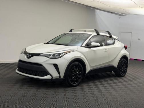 Blizzard Pearl 2021 Toyota C-HR LE