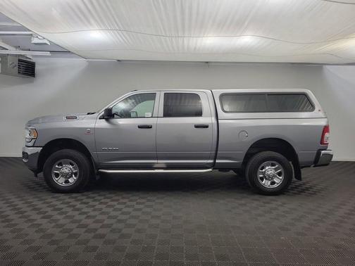 2022 RAM 2500 Tradesman Crew Cab 4x4 6'4' Box