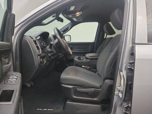 2022 RAM 2500 Tradesman Crew Cab 4x4 6'4' Box