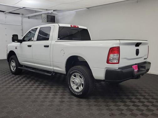2024 RAM 2500 Tradesman Crew Cab 4x4 6'4' Box