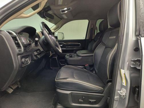 2022 RAM 2500 Laramie Crew Cab 4x4 6'4' Box