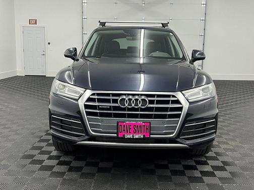 2020 Audi Q5 45 Titanium Premium