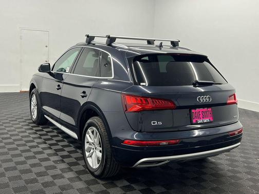 2020 Audi Q5 45 Titanium Premium