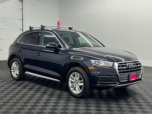 2020 Audi Q5 45 Titanium Premium