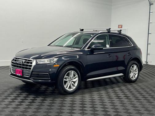 2020 Audi Q5 45 Titanium Premium