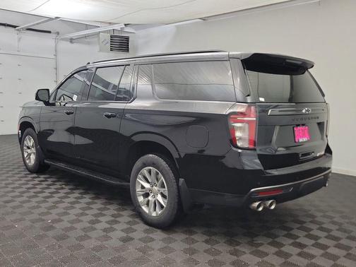 2022 Chevrolet Suburban RST