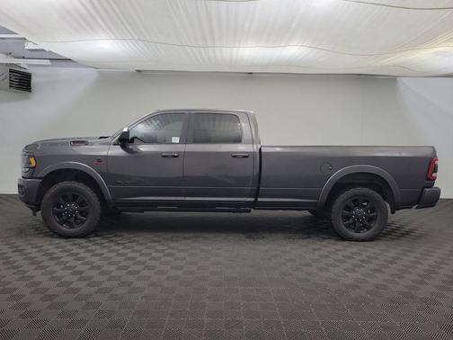 2022 RAM 3500 Limited Crew Cab 4x4 8' Box