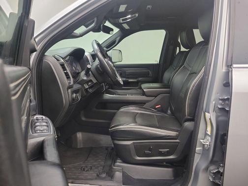 2020 RAM 3500 Limited Crew Cab 4x4 8' Box