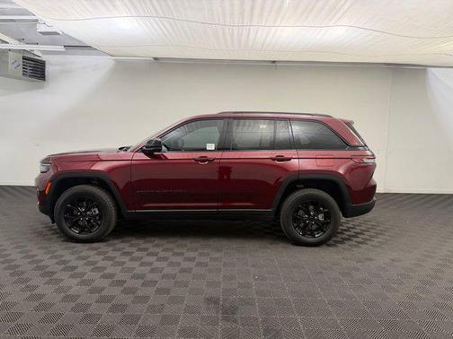 Velvet Red Pearlcoat 2025 Jeep Grand Cherokee Altitude