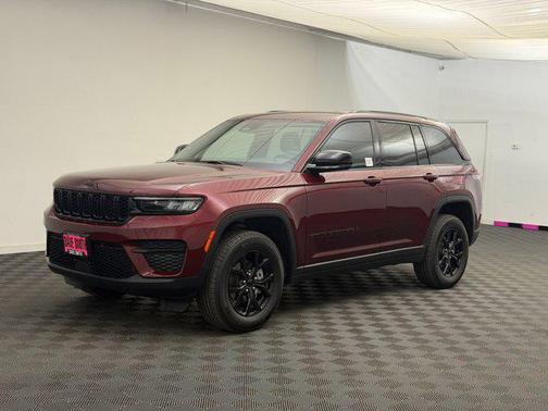 Velvet Red Pearlcoat 2025 Jeep Grand Cherokee Altitude