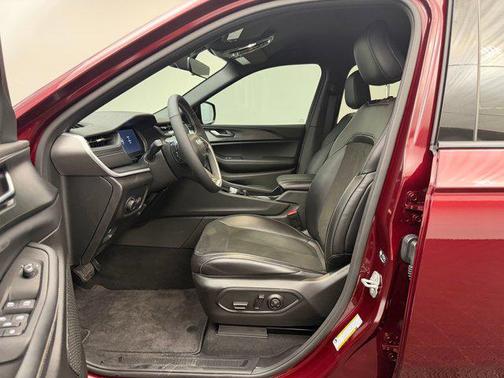 Velvet Red Pearlcoat 2025 Jeep Grand Cherokee Altitude