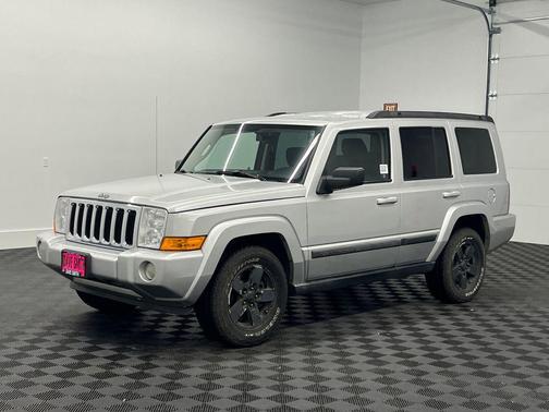 2008 Jeep Commander Sport