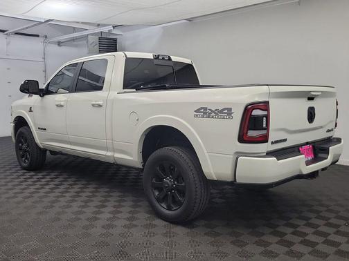 2022 RAM 2500 Laramie Crew Cab 4x4 6'4' Box