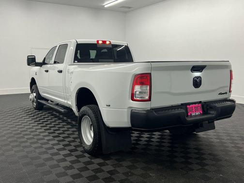 2024 RAM 3500 Tradesman Crew Cab 4x4 8' Box