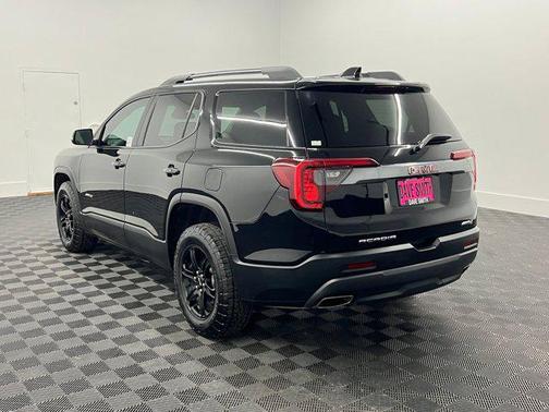 2023 GMC Acadia AWD AT4