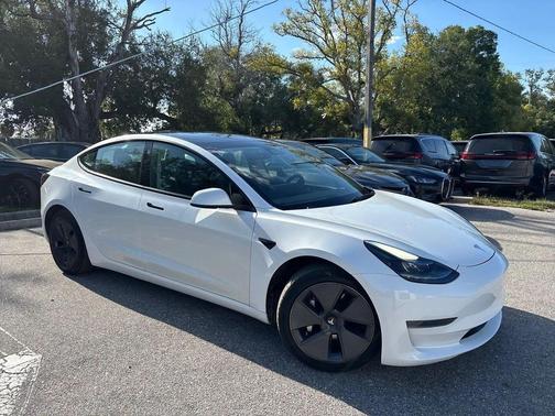 Pearl White Multi-Coat 2023 Tesla Model 3 Standard Range
