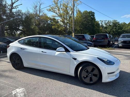 Pearl White Multi-Coat 2023 Tesla Model 3 Standard Range