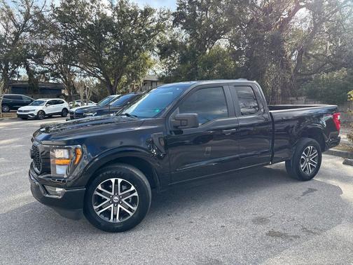 AGATE BLACK METALLIC 2023 Ford F-150 XL
