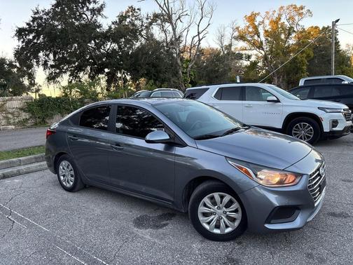 2020 Hyundai Accent SE