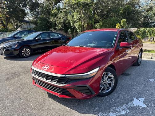 2024 Hyundai ELANTRA SEL