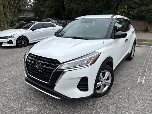 2022 Nissan Kicks S