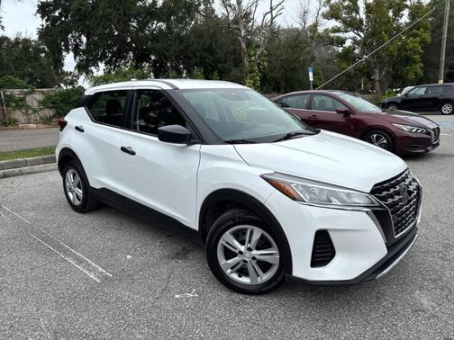 2022 Nissan Kicks S