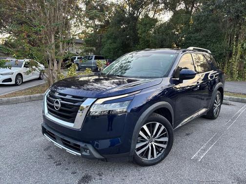 2022 Nissan Pathfinder Platinum 2WD