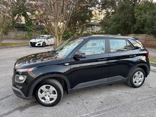 2020 Hyundai VENUE SE