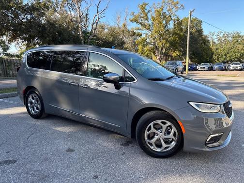 2023 Chrysler Pacifica Limited