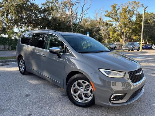 2023 Chrysler Pacifica Limited